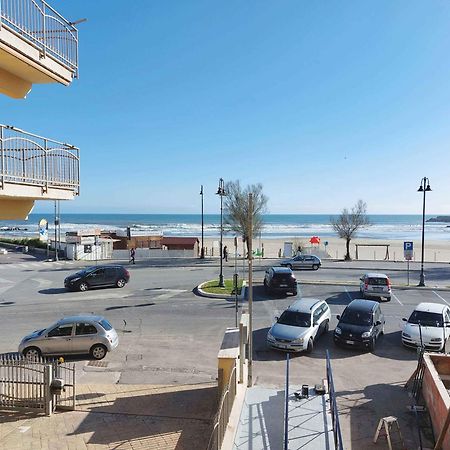 Sweet Home&Wellness Luxury Apartment Nettuno Extérieur photo
