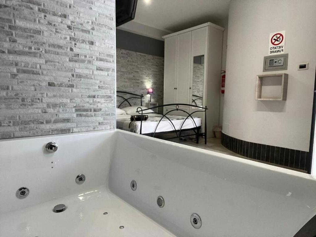 Sweet Home&Wellness Luxury Apartment Nettuno Extérieur photo