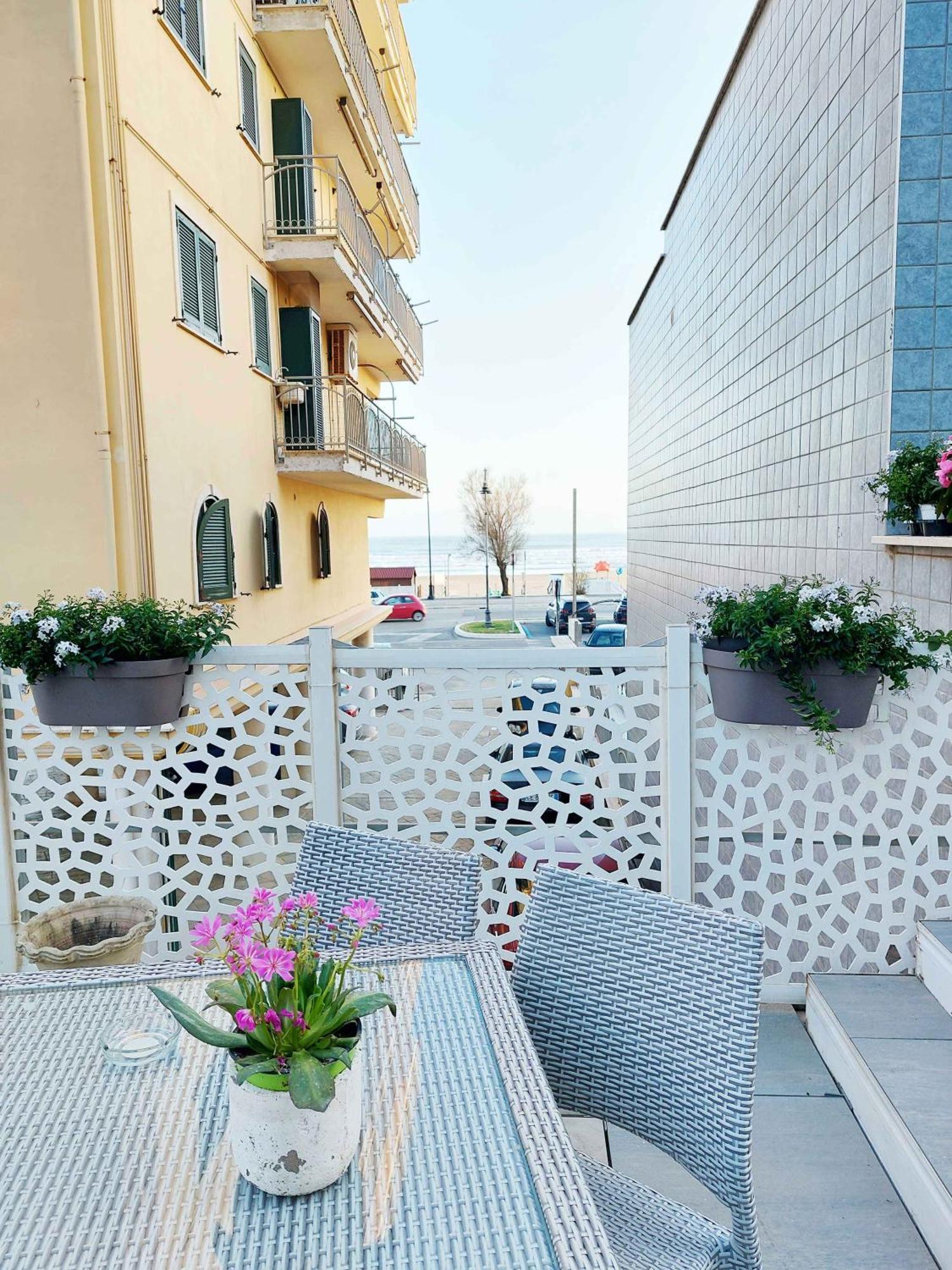 Sweet Home&Wellness Luxury Apartment Nettuno Extérieur photo